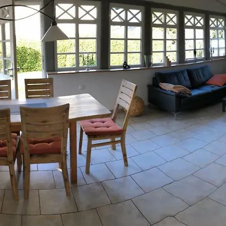 Daire Becker - Unten Mit Grosser Darssveranda Prerow