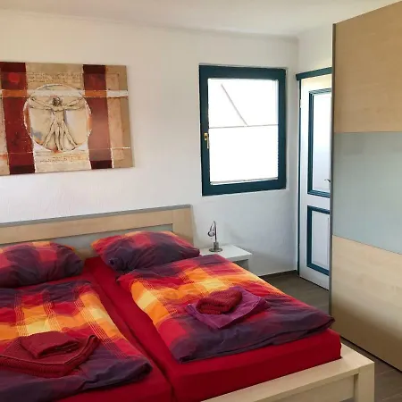 Daire Becker - Unten Mit Grosser Darssveranda Prerow